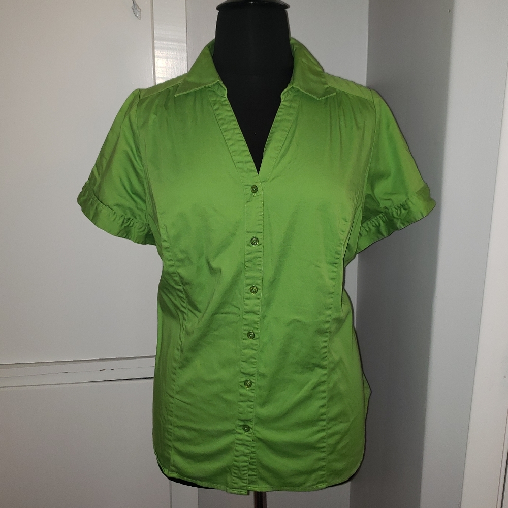 Lane Bryant 26 chartreuse green button up top